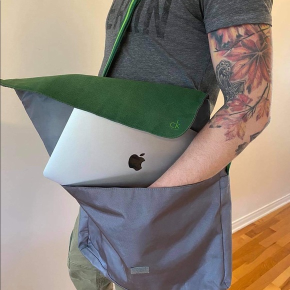 Calvin Klein snatchel style green and grey vibrant - Picture 2 of 5